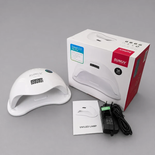 Zestaw lampy SUNUV Sun 5 PLUS z zasilaczem, instrukcją i opakowaniem